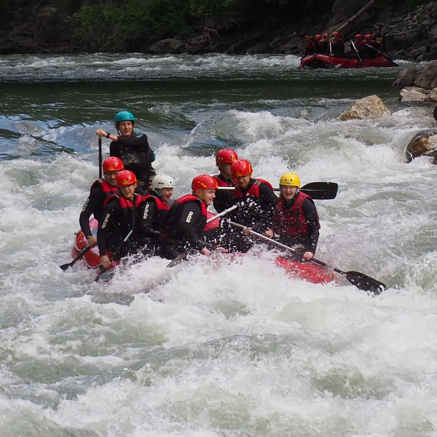 Magnifique paysage de montagnes et de mer, où se déroulent les activités de Out2 Zell am See Rafting & Canyoning.