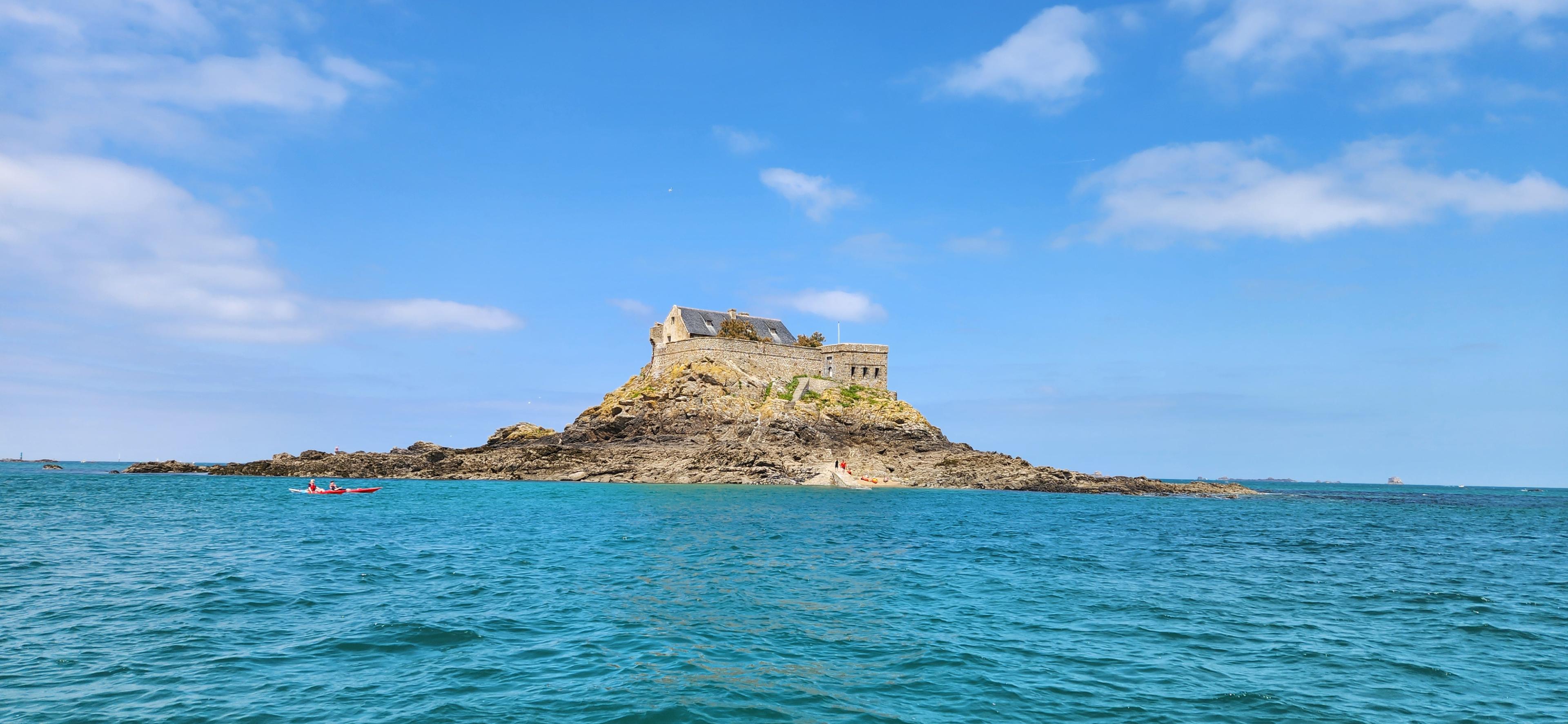 Vista del Fort National de Saint-Malo.