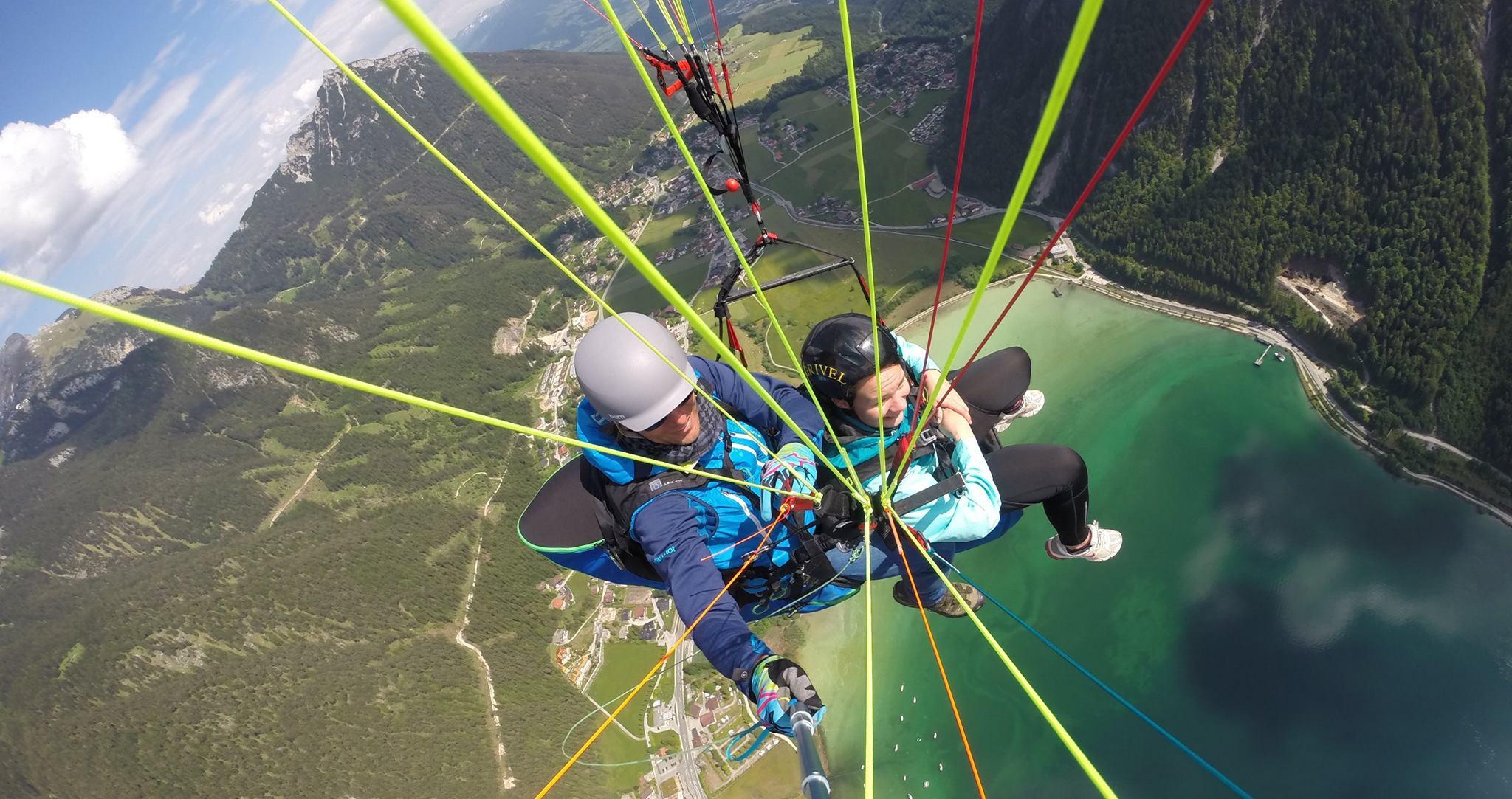 Tandem Paragliding über dem Achensee - Über den Gipfeln ...