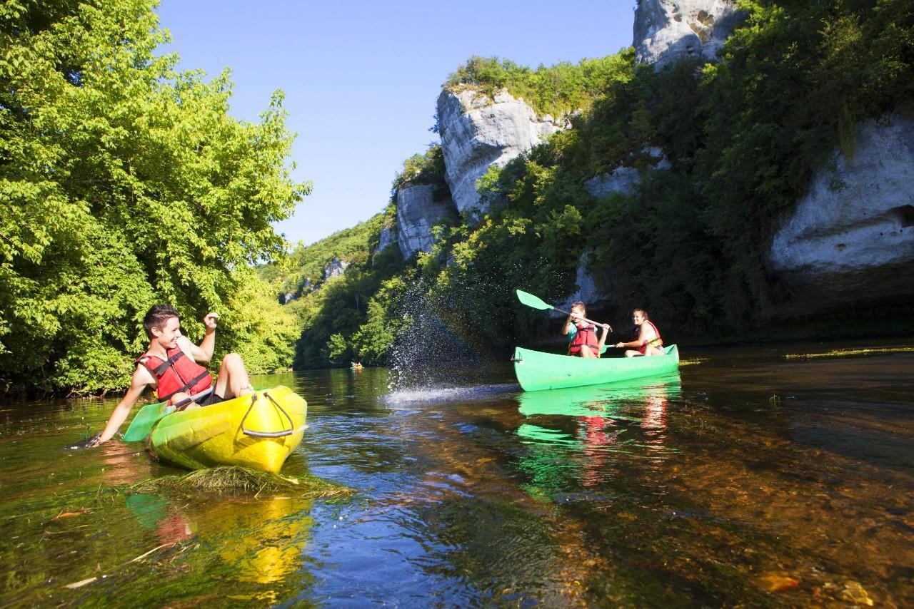 Canoëkayak sur la Vézère via La Roque StChristophe 13km à partir de