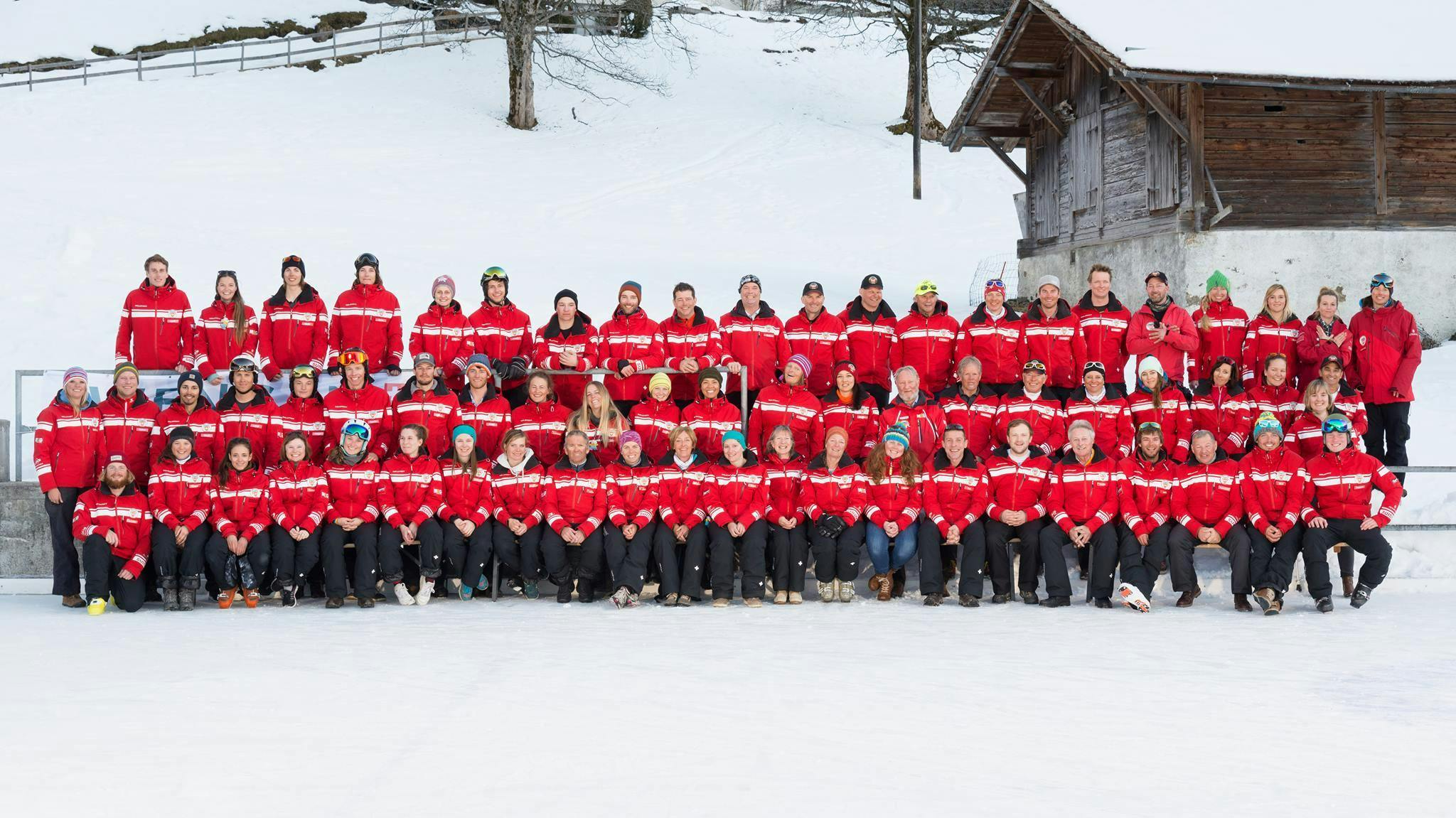 16835957_1494870437191253_6274186933183534817_o-min Beeindruckende Landschaften mit Bergen und Meer, wo Aktivitäten von Schweizer Skischule Wengen stattfinden.