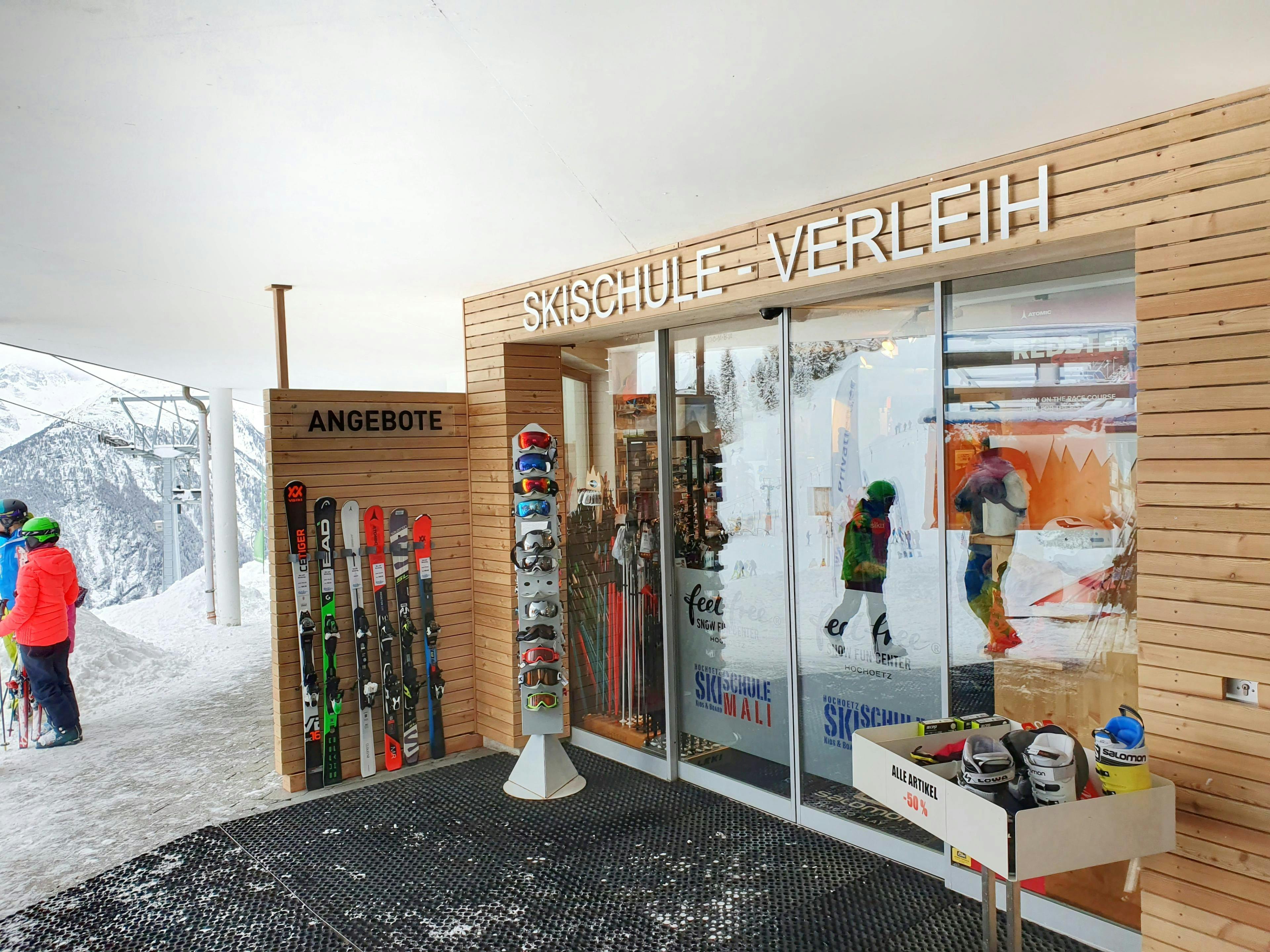 Feelfree Snow Sports - Hochoetz Beautiful landscapes showcasing mountains and sea, where the experiences of Feelfree Snow Sports - Hochoetz are taking place.