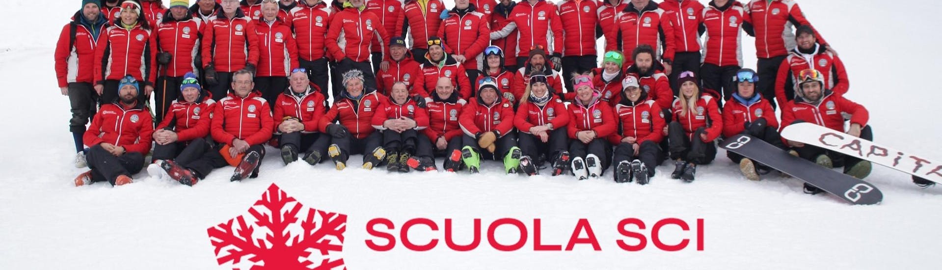 The ski and snowboard instructors from Scuola Sci Piani di Bobbio.