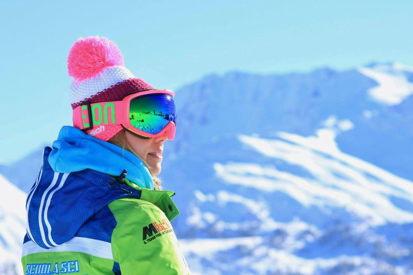 41585523_1750775105052049_5734809787258896384_o-min Paisajes impresionantes de montaña y mar, donde tienen lugar las experiencias de Scuola di Sci Claviere.