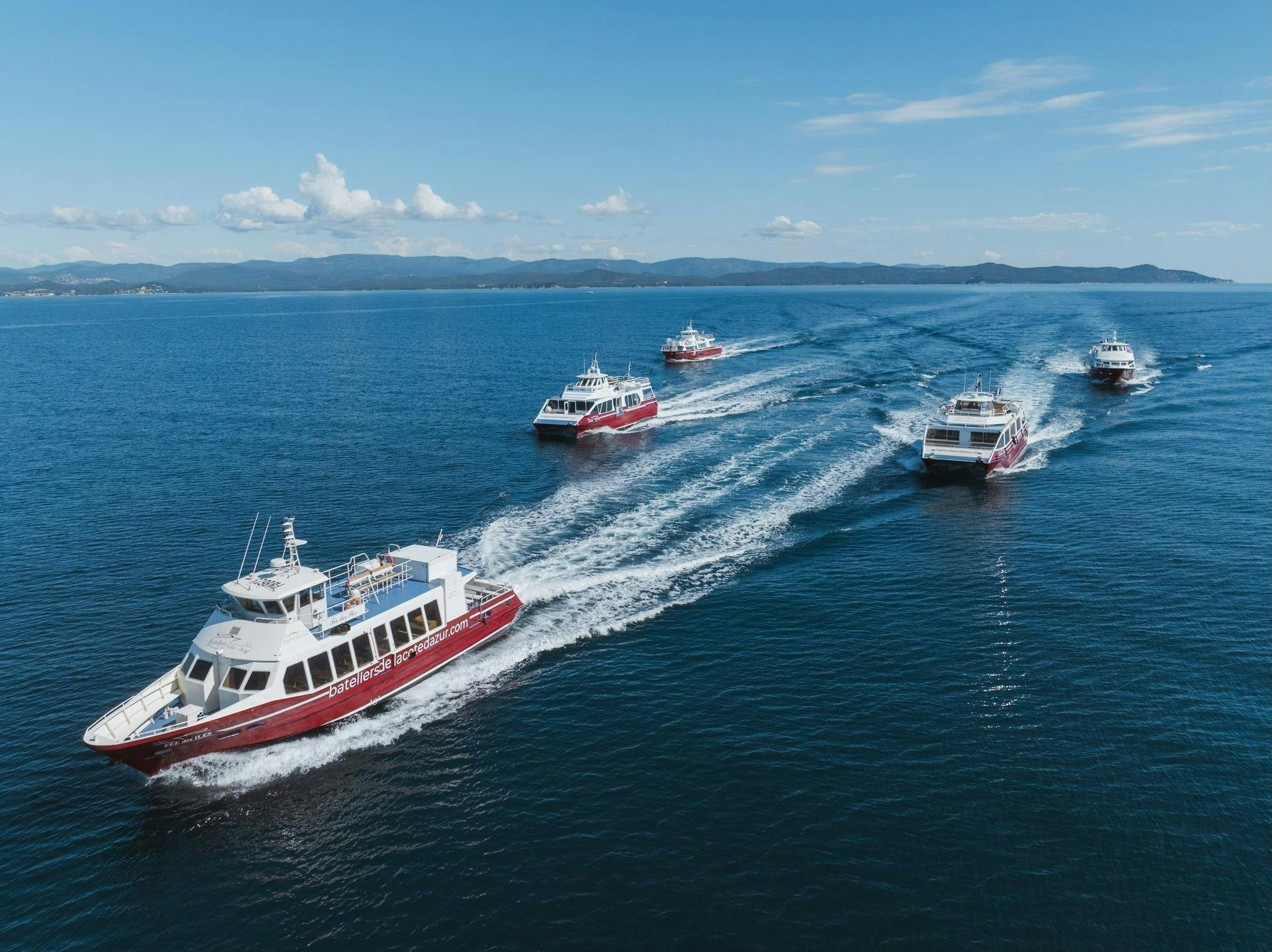 Bateliers de la Côte d'Azur La flotte des Bateliers de la Côte d'Azur en pleine navigation près de Toulon.