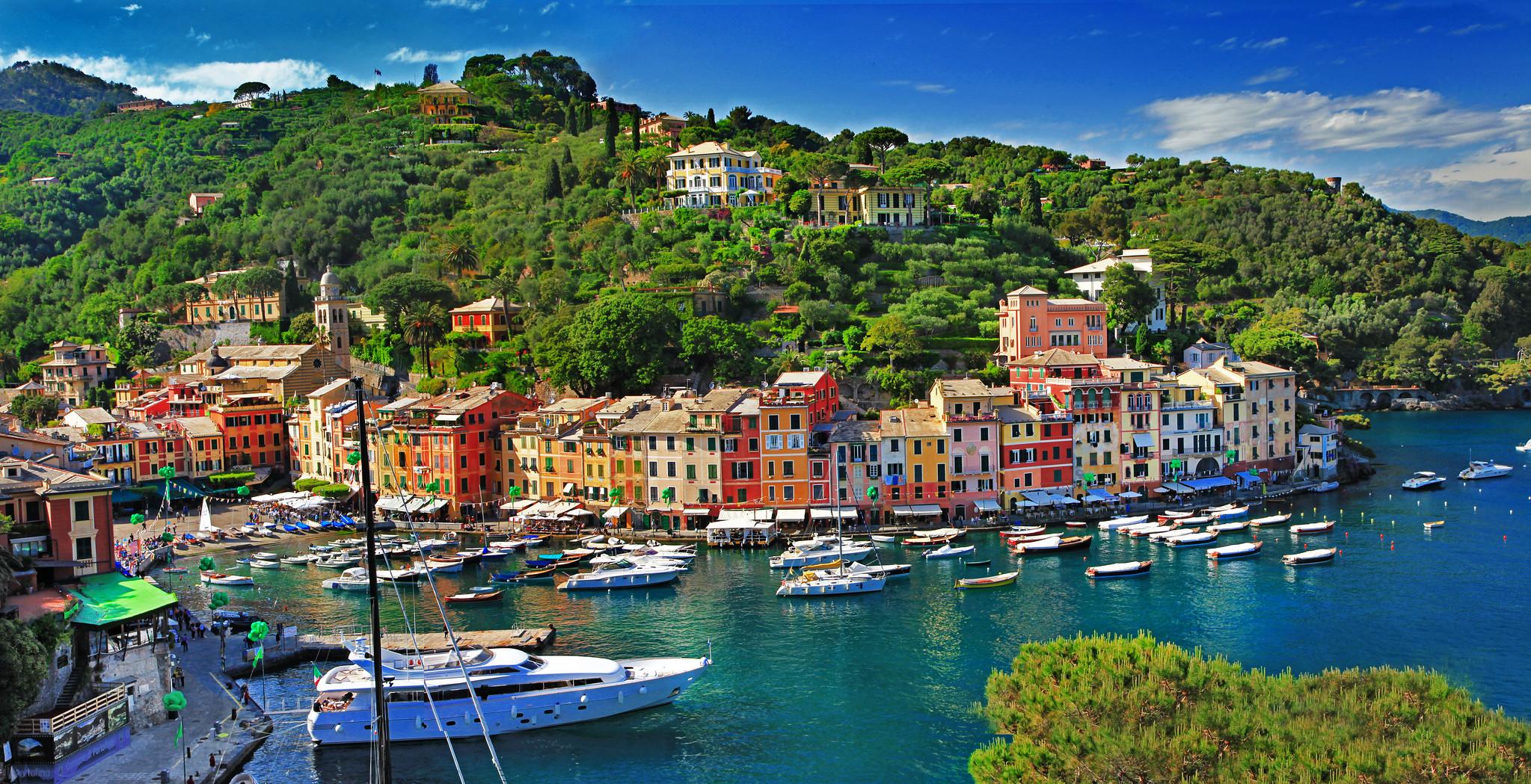 Vista de la colorida bahía de Portofino.