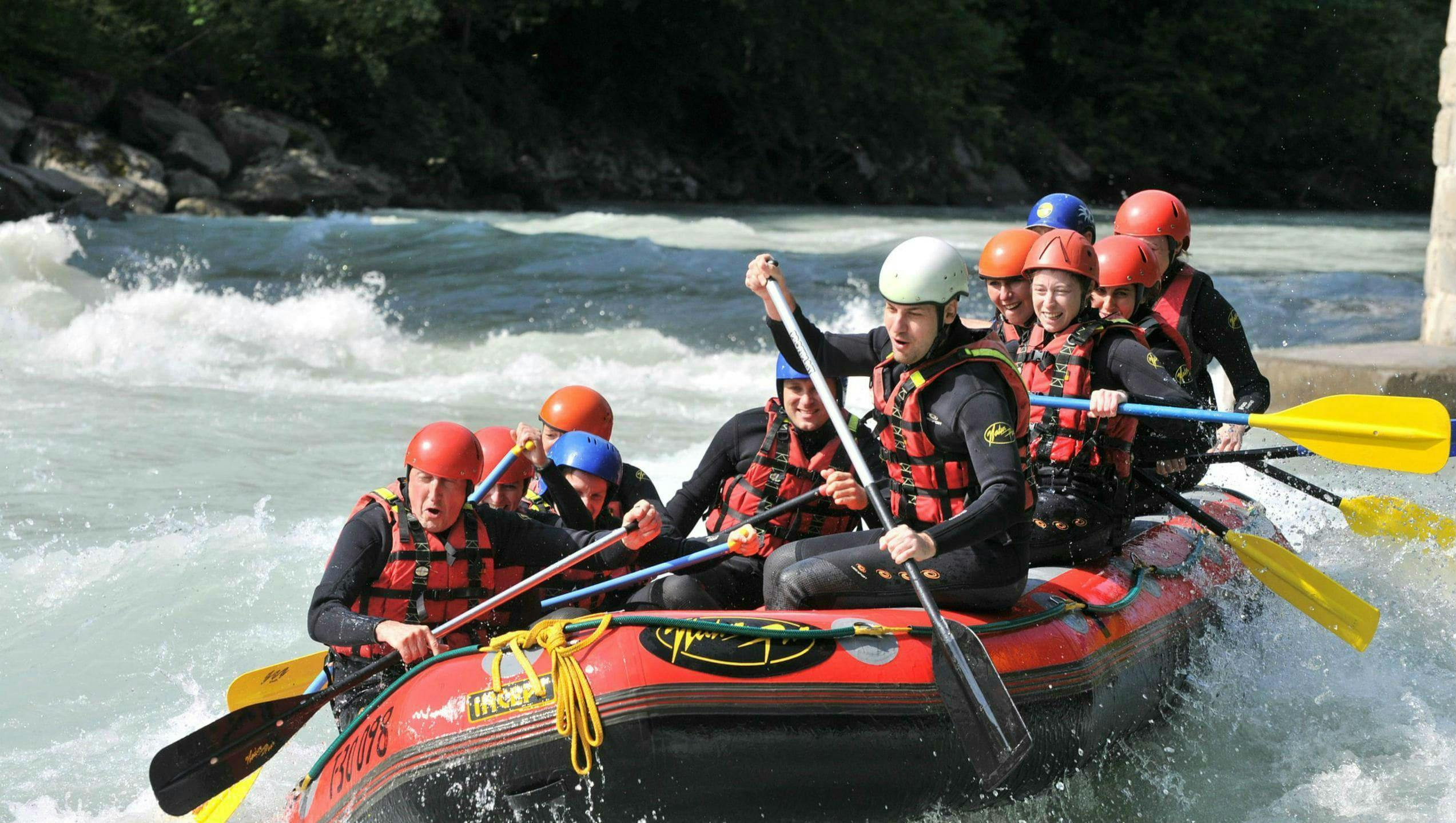 7-aventures-hero Paisajes impresionantes de montaña y mar, donde tienen lugar las experiencias de 7 Aventures Savoie.