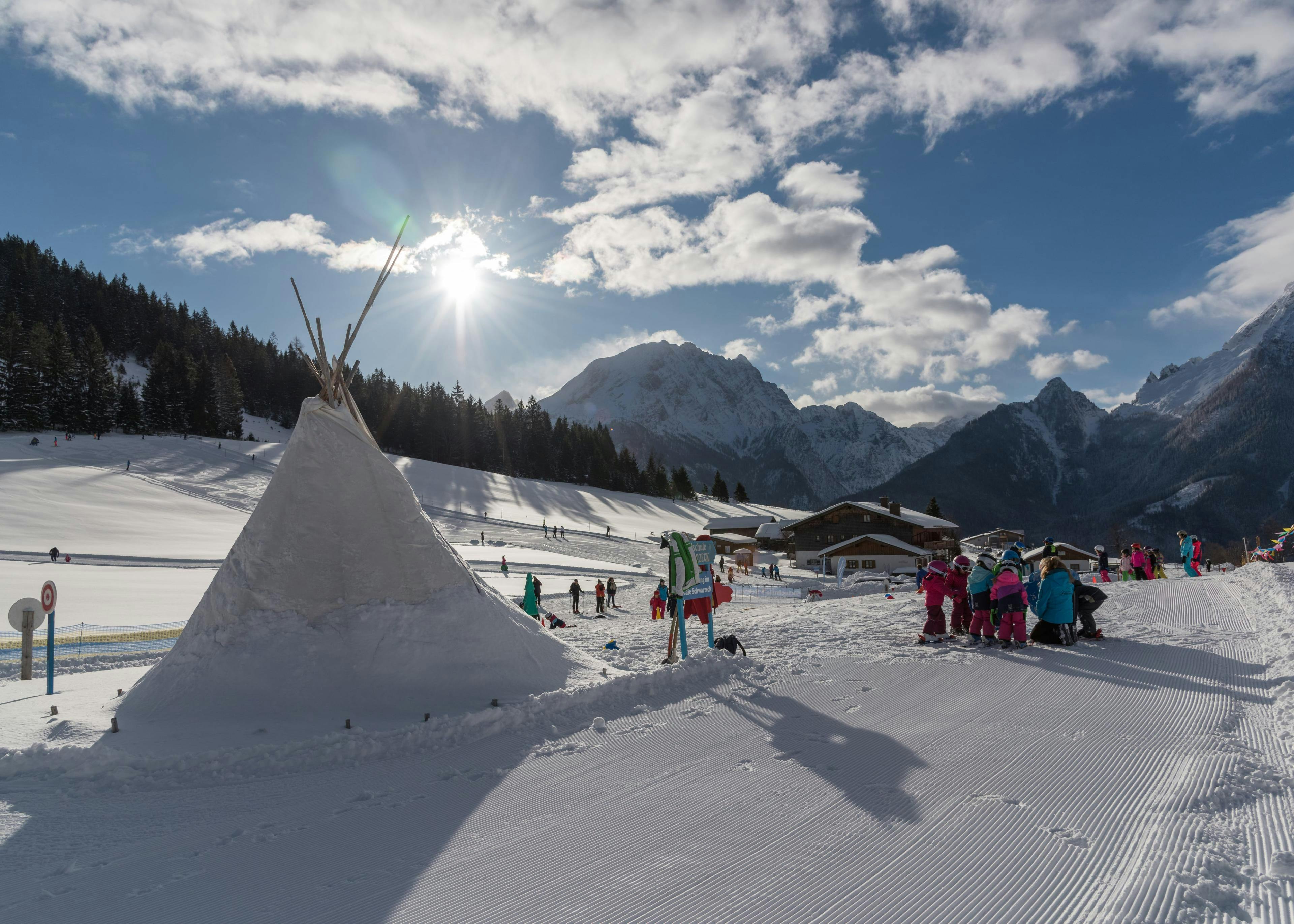 _HSF9750-min Paisajes impresionantes de montaña y mar, donde tienen lugar las experiencias de Schneesportschule Bischofswiesen.
