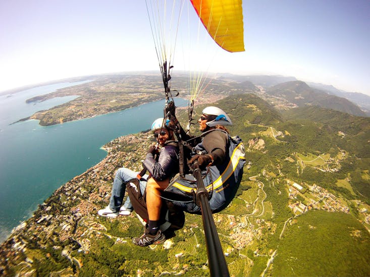 Tandem Paragliding above Lake Garda with Air Emotions