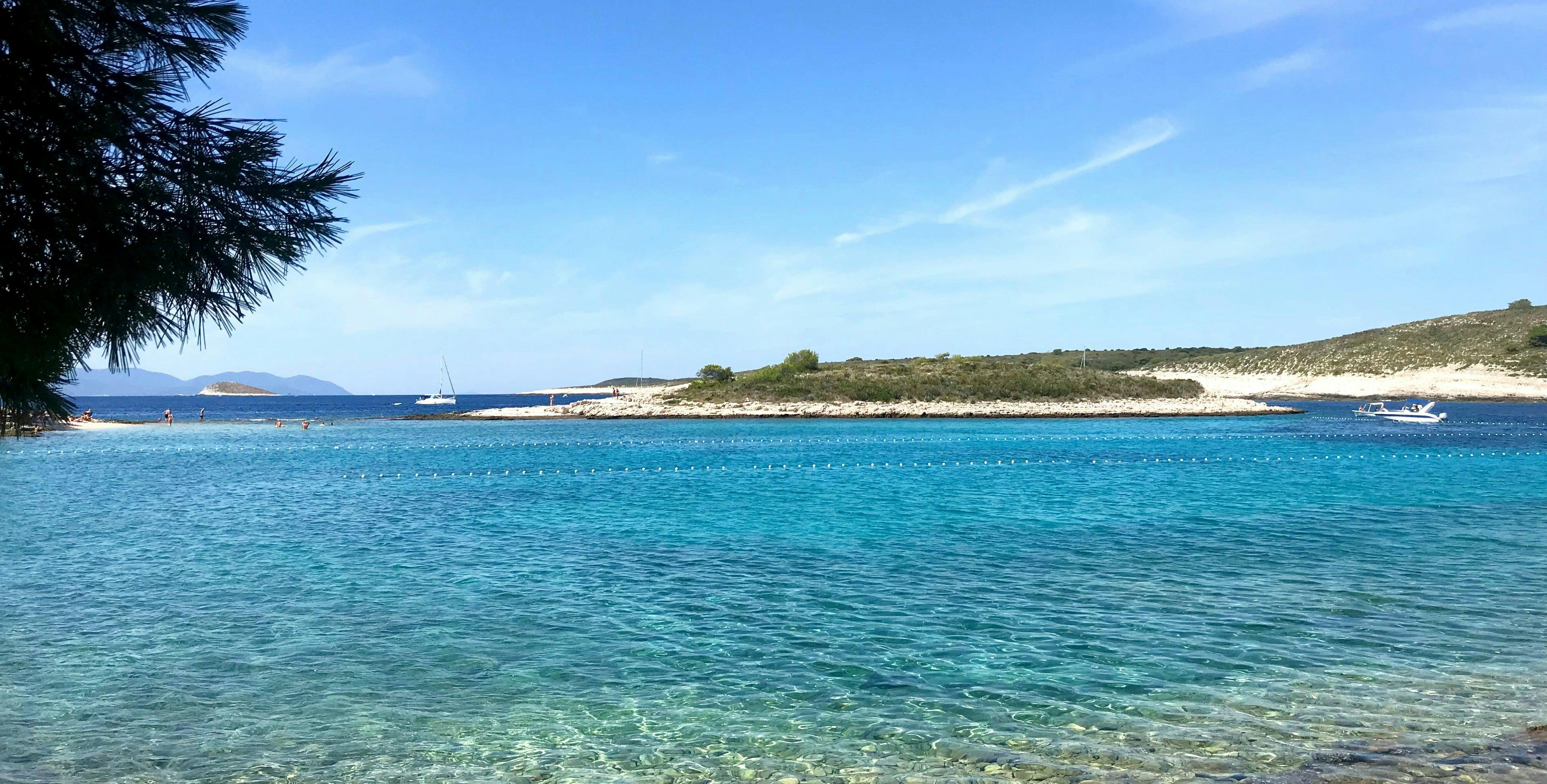 amazing-hvar-tours-hero Boat trip in Hvar with Amazing Hvar Tours.