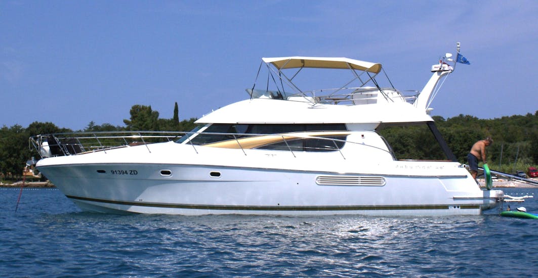 Hier ist die Yacht, die man bei Anima Maris Daily Charters Istria mieten kann.