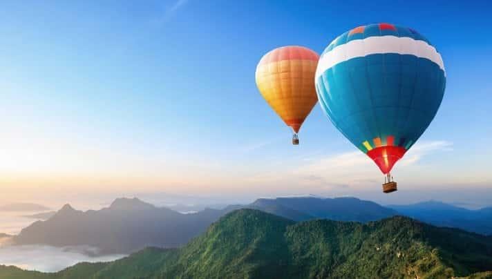 Balloon rides vertical tile (c) Shutterstock