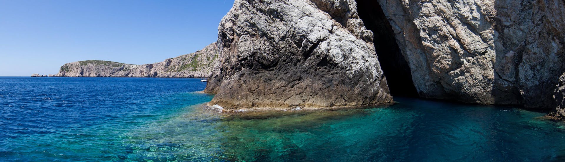 Bootstouren zur Blauen Grotte auf der Insel Biševo sind sehr gefragt.
