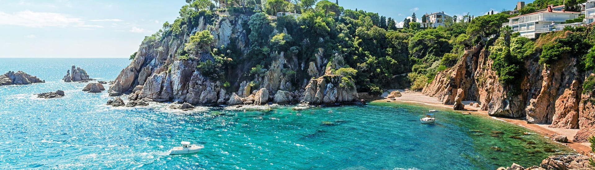 Picture of a paradisiacal cove on the Costa Brava in summer.