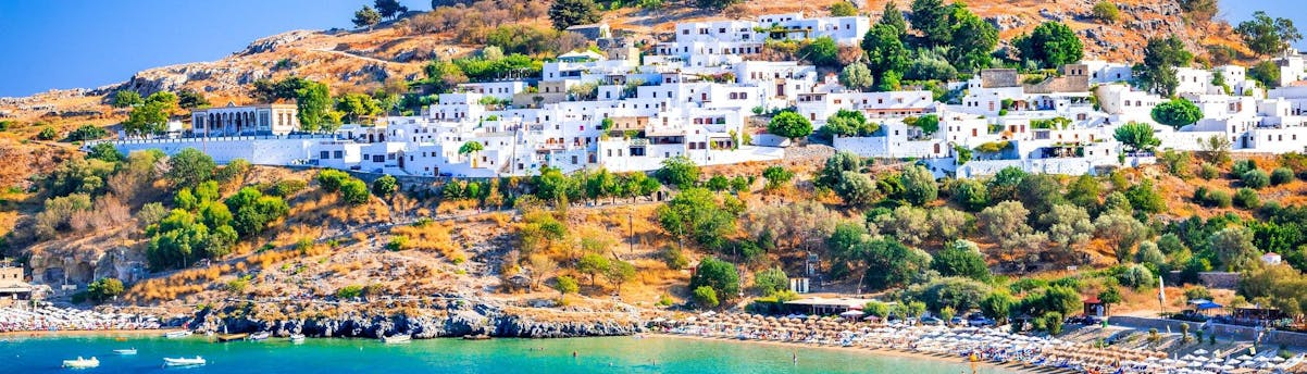 boat-trip-lindos_SEM-Resort-Hero Der Hafen von Lindos, der ein Ziel für viele Bootstouren ist.