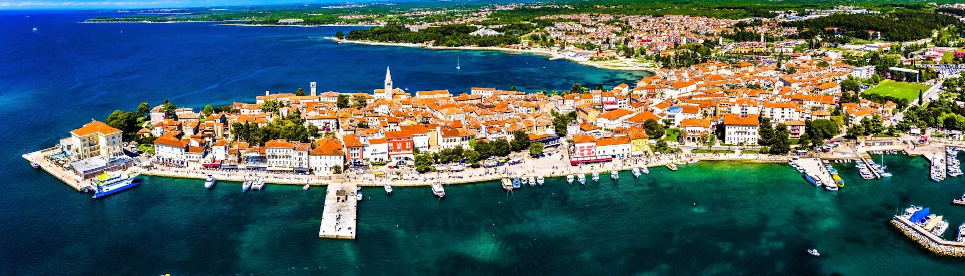 An aerial view of the city of Poreč, the ideal place for a boat rental to discover the Adriatic Sea.