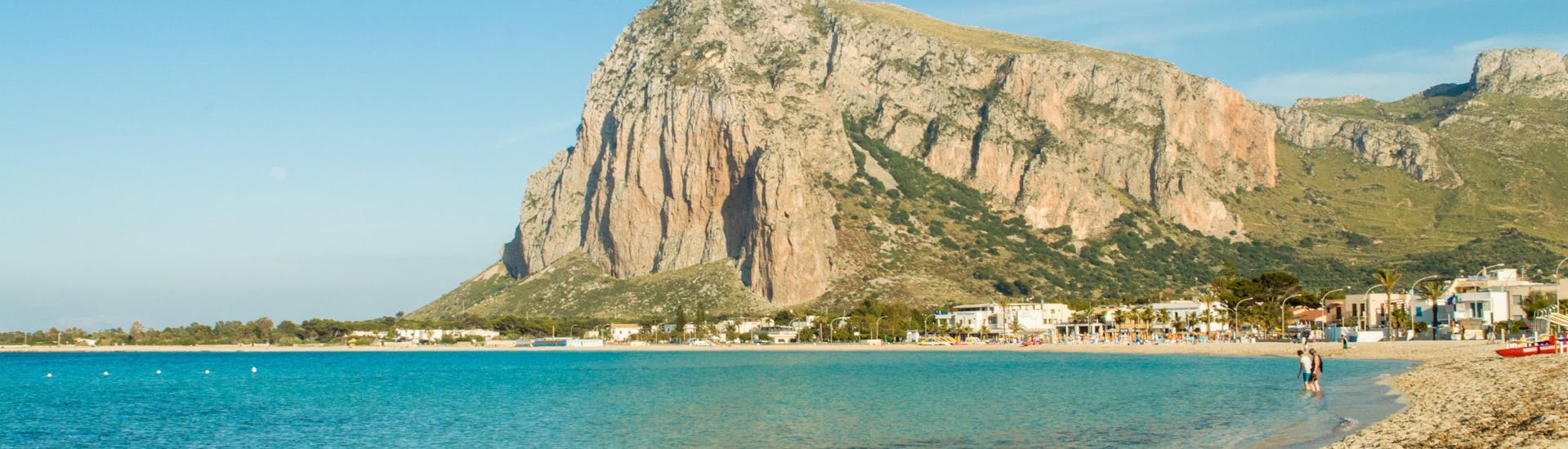 An image of the steep cliffs you can see on a boat trip from San Vito Lo Capo.