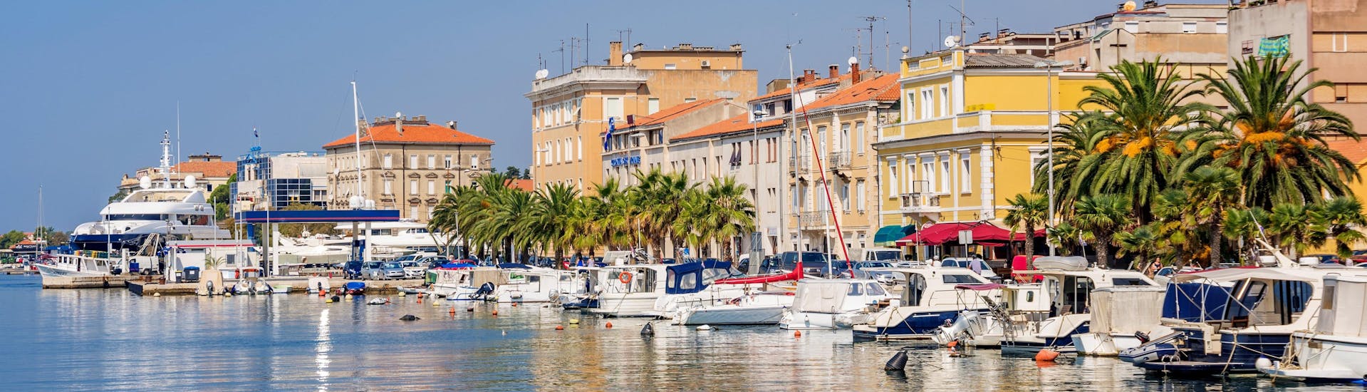 Der Hafen der Stadt Zadar, wo viel Bootstouren in der Region Zadar beginnen.