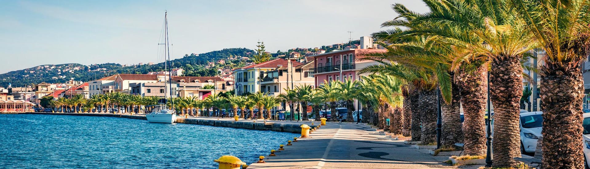 Vista del porto di Argostoli, splendido punto di partenza per gite in barca nell'isola di Cefalonia, in Grecia.