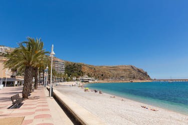 The town of Jávea and its beach, a departure point for boat trips in the Costa Blanca.