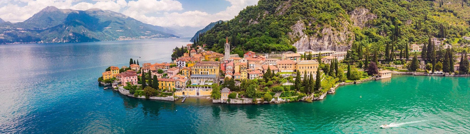 Immagine del lago di Como e della sua splendida città in Gite in barca sul lago di Como.