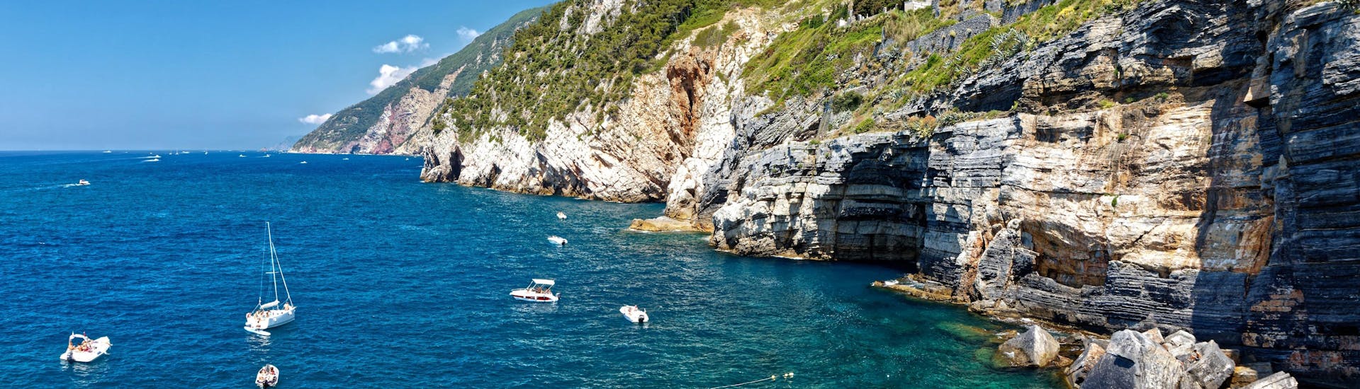 View over the Lord Byron's Cave, that you can admire during a boat trip in Portovenere.
