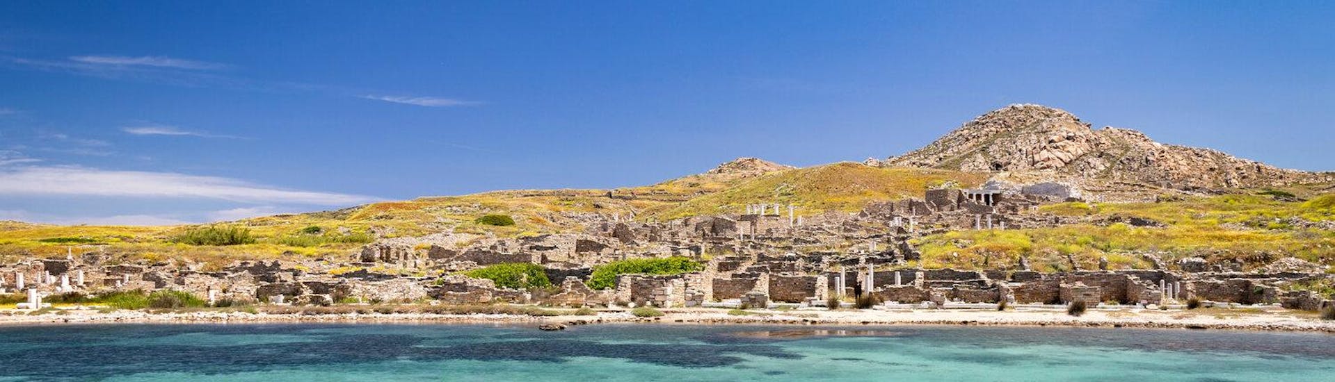 View of the island during a boat trip to Delos.