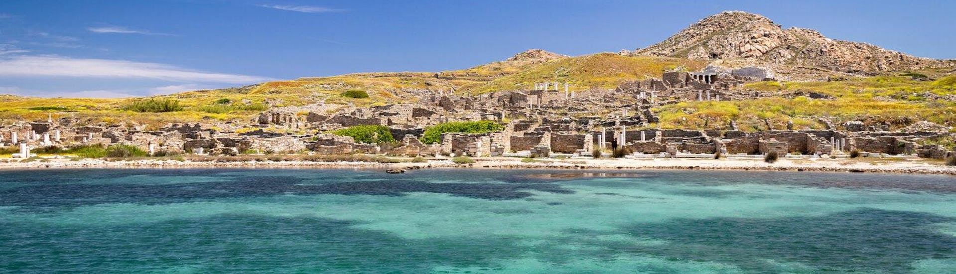 View of the island during a boat trip to Delos.