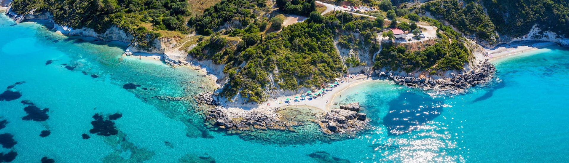 Vista aerea della spiaggia di Xigia, una splendida località per le gite in barca a Zante.
