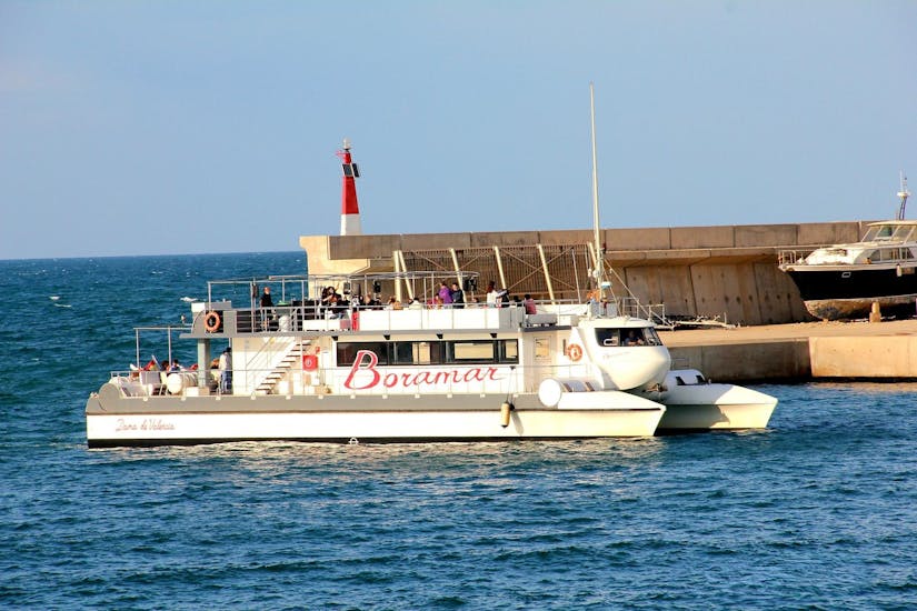 Our catamaran in the waters of Gandía with Boramar Gandía.