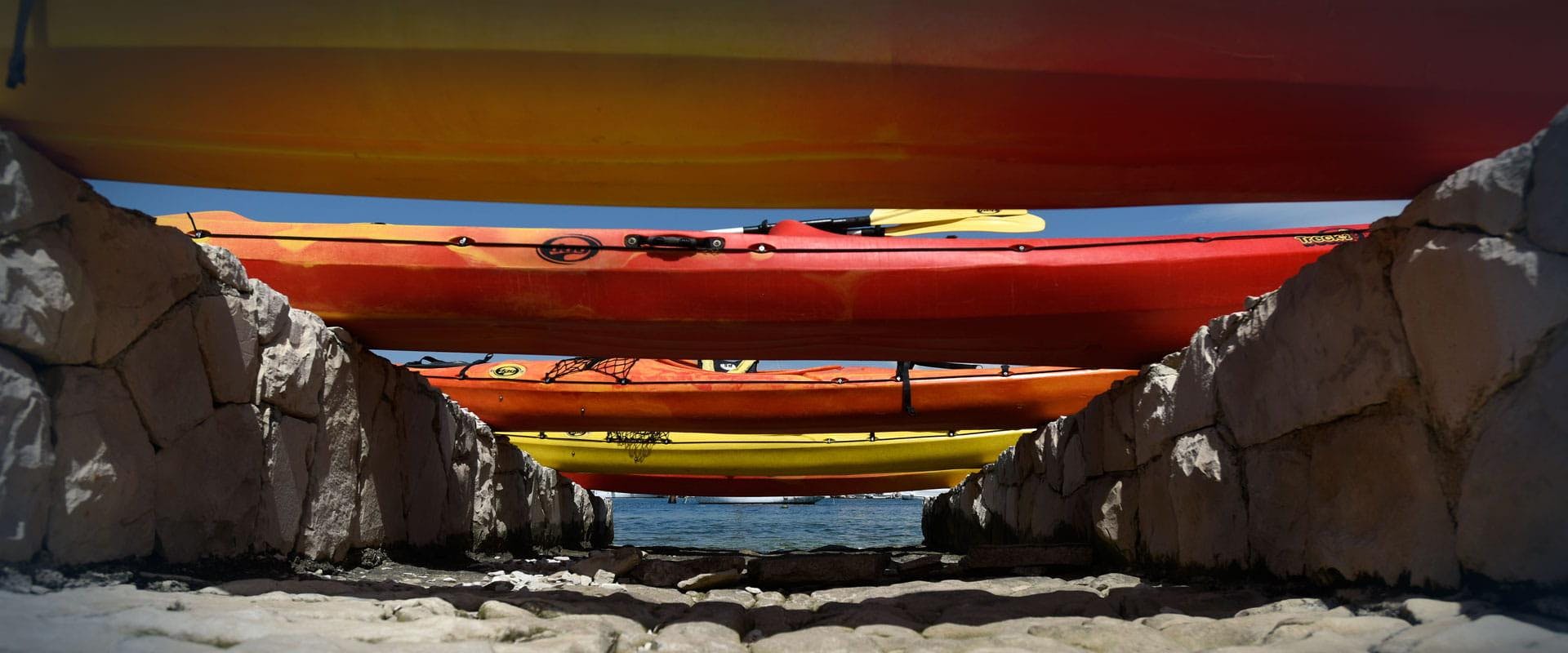 Brač Adventure Prachtige landschappen met bergen en zee, waar de ervaringen van Brač Adventure plaatsvinden.