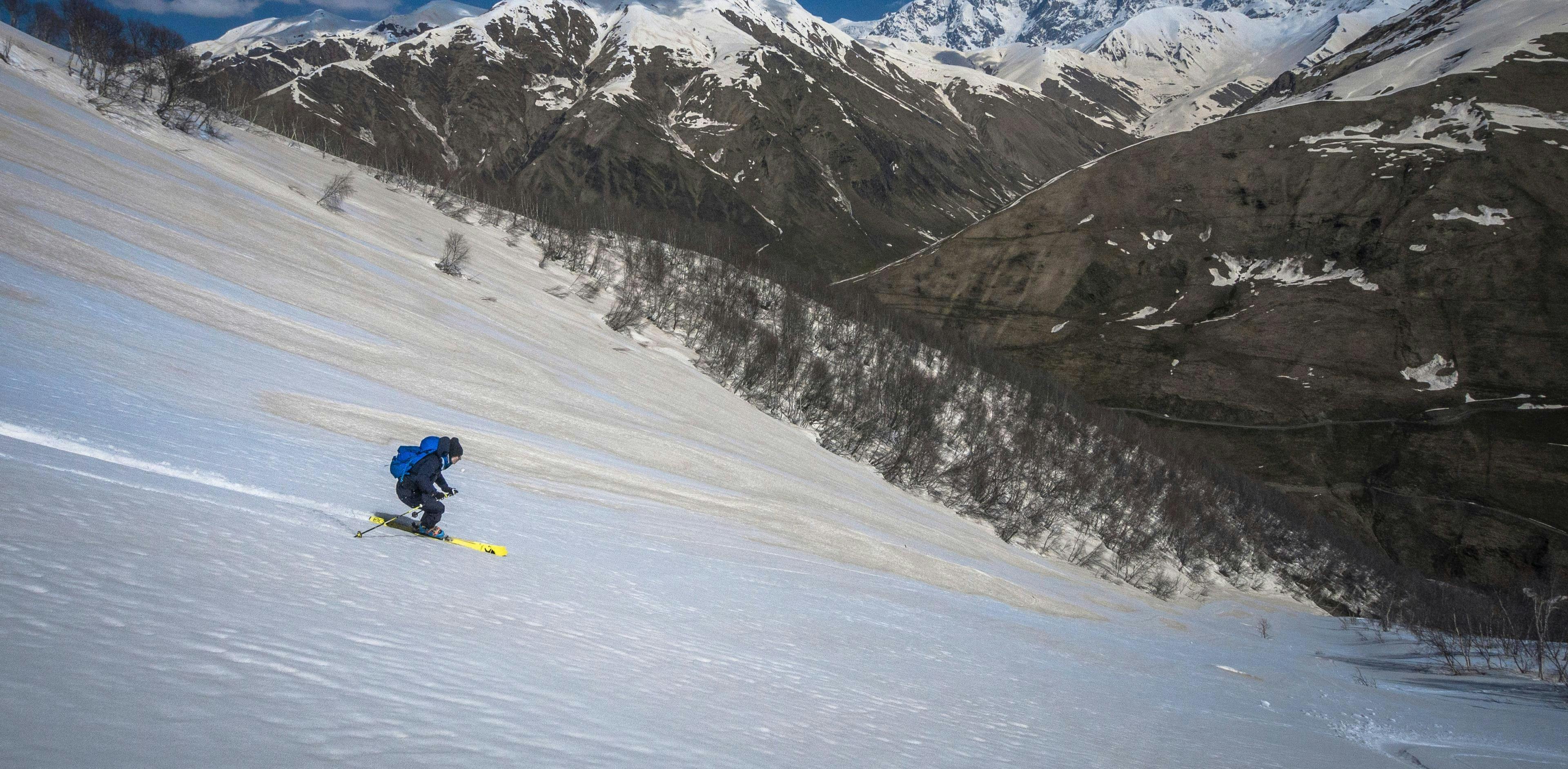 Skischule Unterrader Going Beeindruckende Landschaften mit Bergen und Meer, wo Aktivitäten von Skischule Unterrader Going stattfinden.