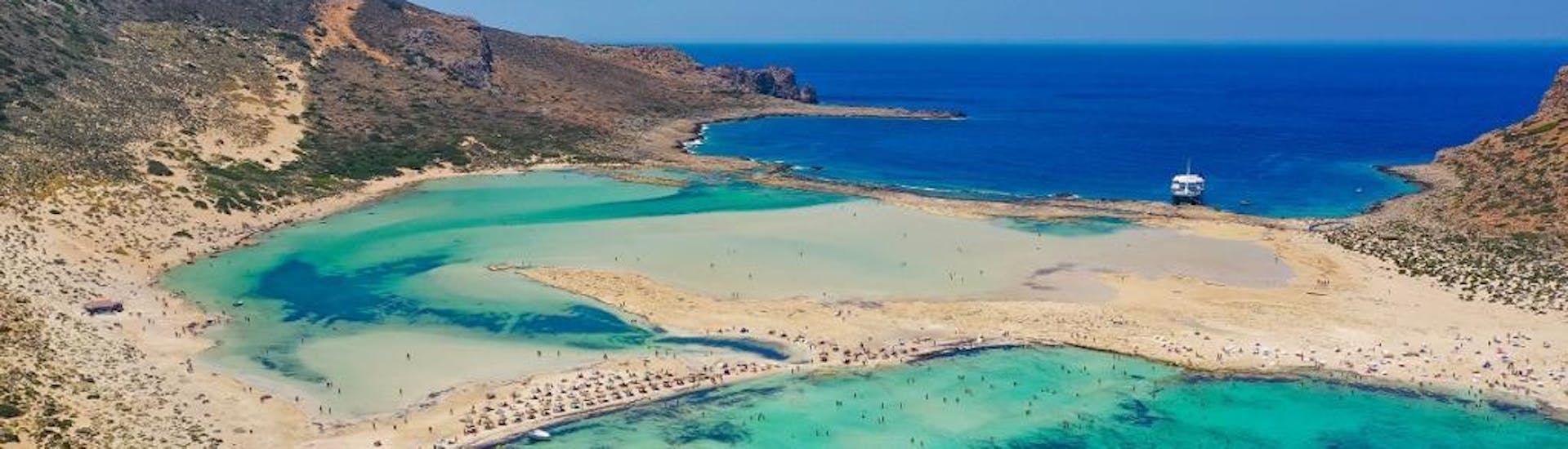 Una delle spiagge che potete visitare con una gita in barca con Cretan Odyssey.