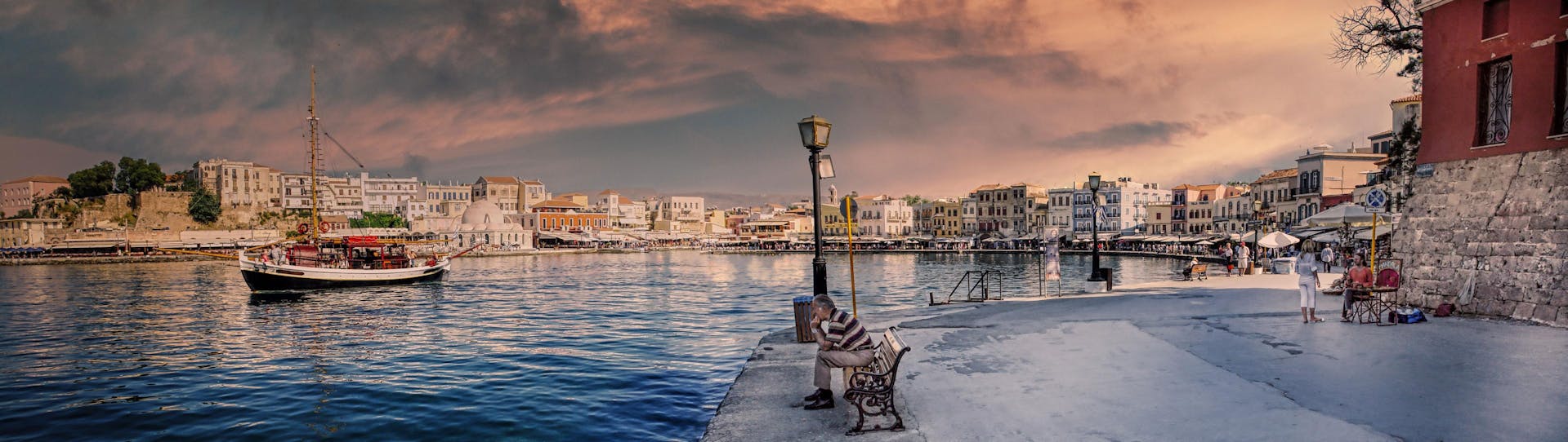 The harbor of Chania, where the boat trips from Mermaid Tours start.