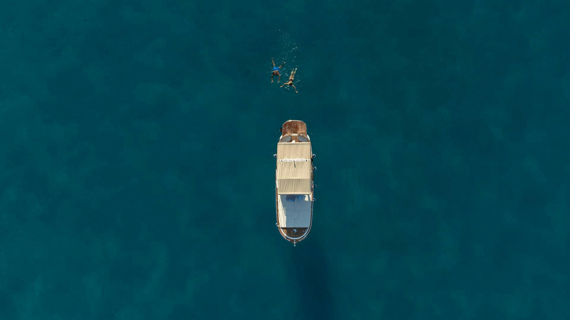 Zyz Boat Experience Palermo Beautiful landscapes showcasing mountains and sea, where the experiences of Zyz Boat Experience Palermo are taking place.