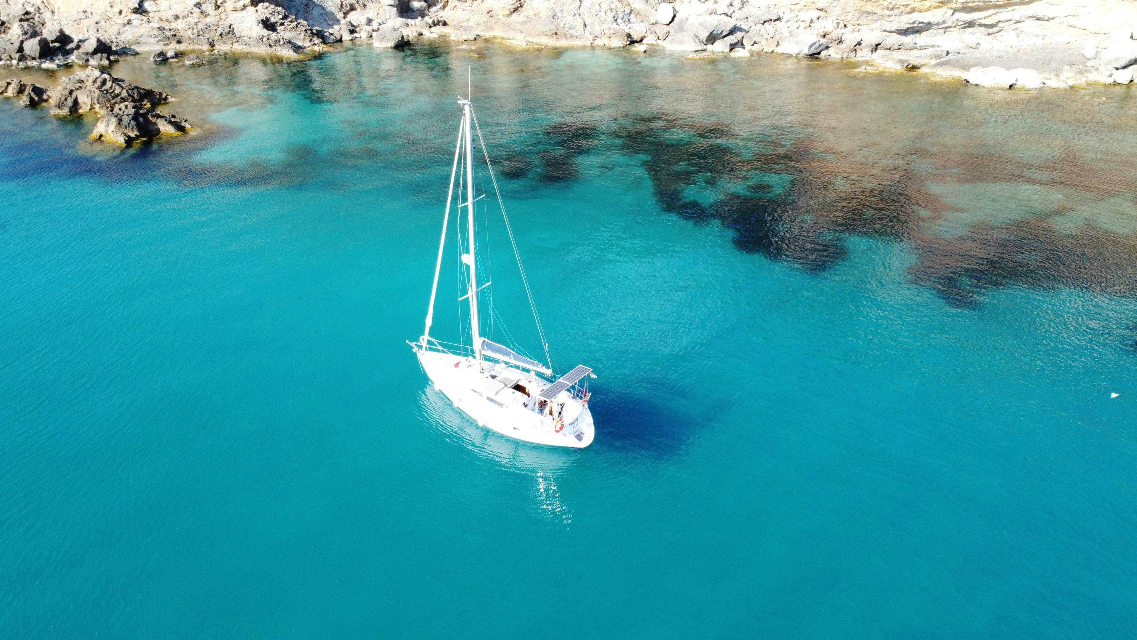 Vayu Charters Mallorca Port d' Andratx Magnifique paysage de montagnes et de mer, où se déroulent les activités de Vayu Charters Port d´Andratx.