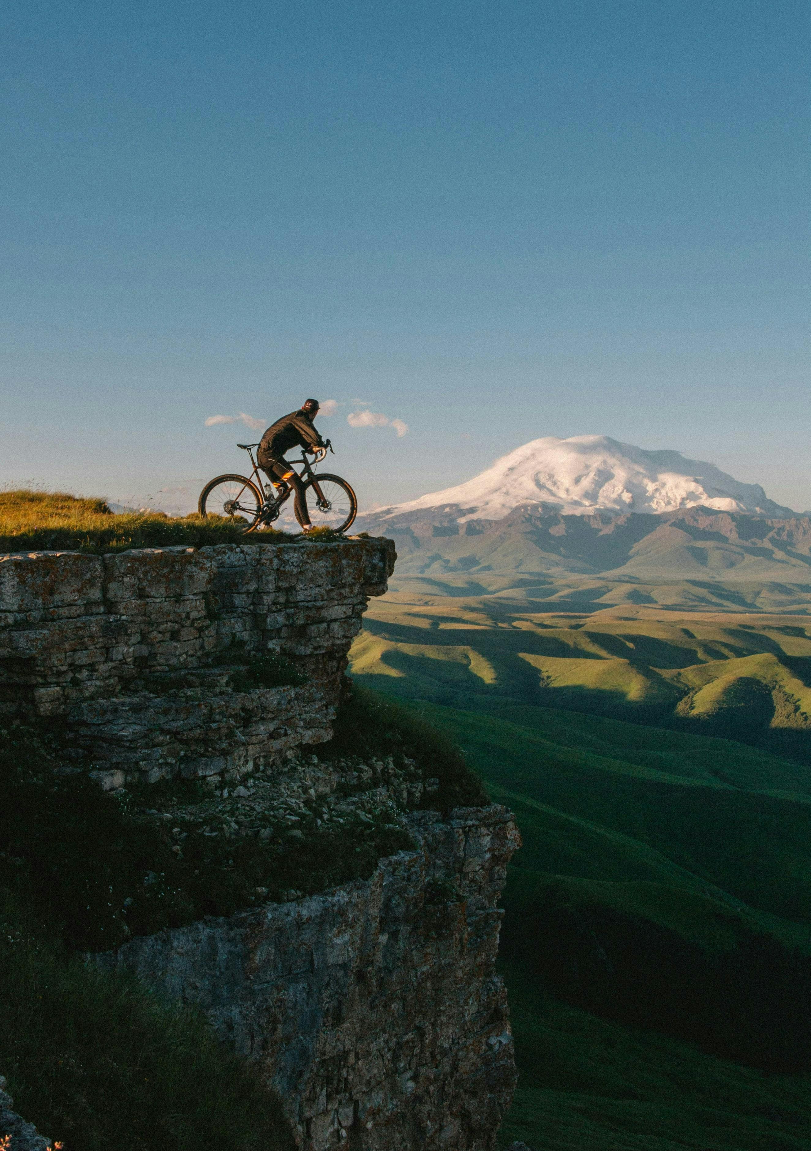 Mountain Biking vertical tile (c) Shutterstock - 1 - 1 - 1