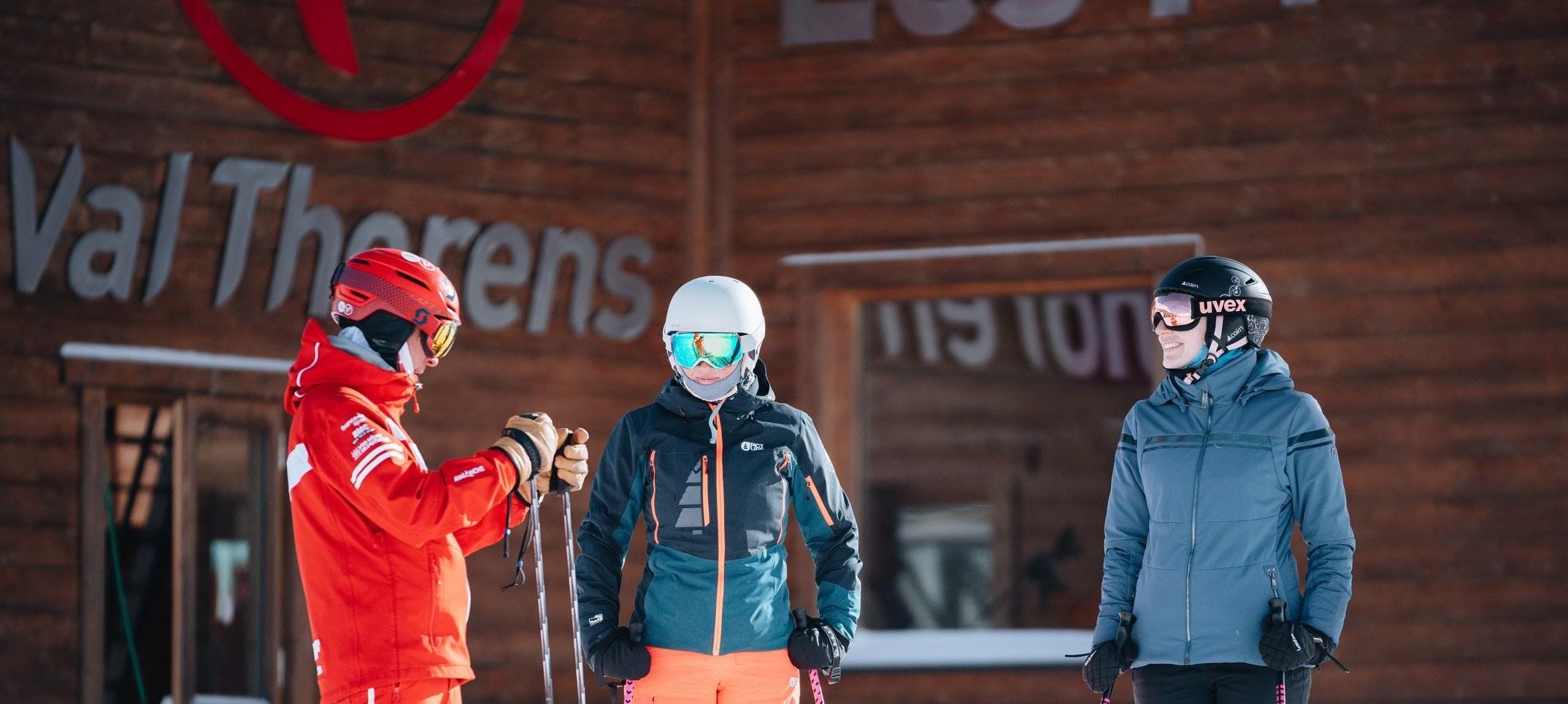 ESF Val Thorens Beautiful landscapes showcasing mountains and sea, where the experiences of ESF Val Thorens are taking place.