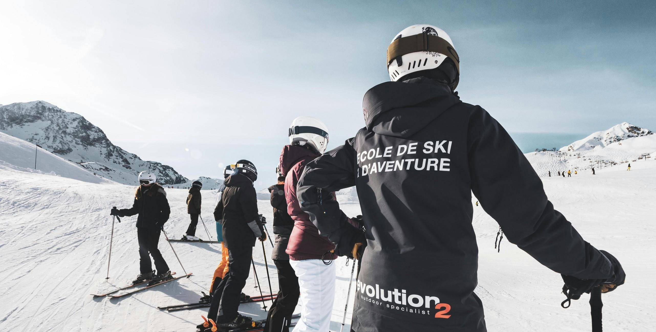 Evolution 2 Spirit - Arc 1950 Beautiful landscapes showcasing mountains and sea, where the experiences of Evolution 2 Spirit - Arc 1950 are taking place.