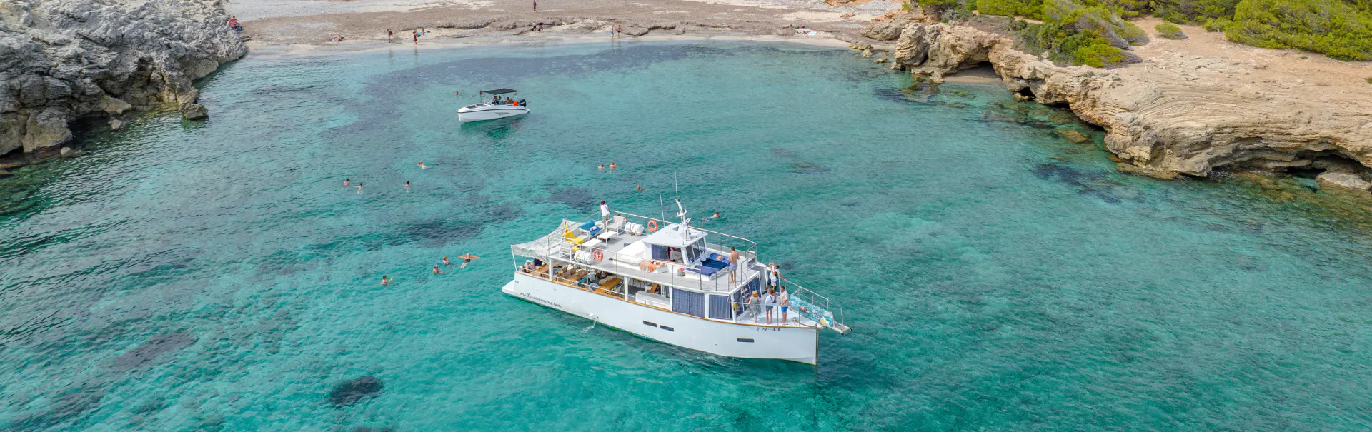 Excursions La Mallorca Magnifique paysage de montagnes et de mer, où se déroulent les activités de Simply Tours Mallorca.