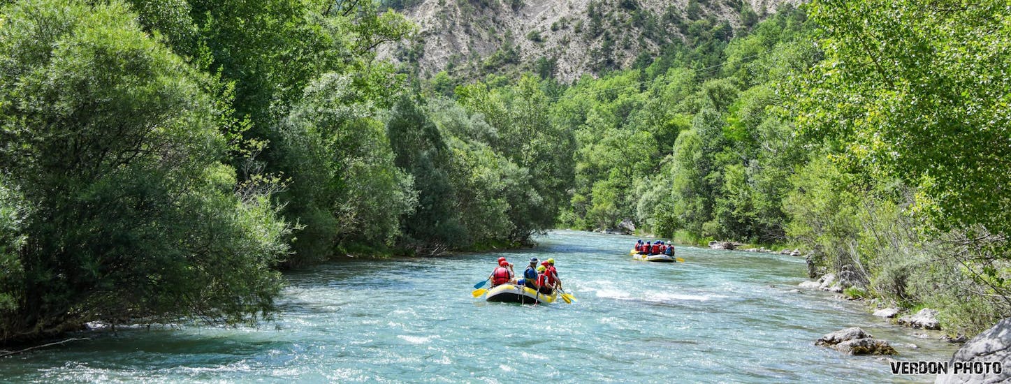 The emerald waters of the Verdon River, famous destination for rafting and river trekking, activities offered by Feel Rafting in Castellane.