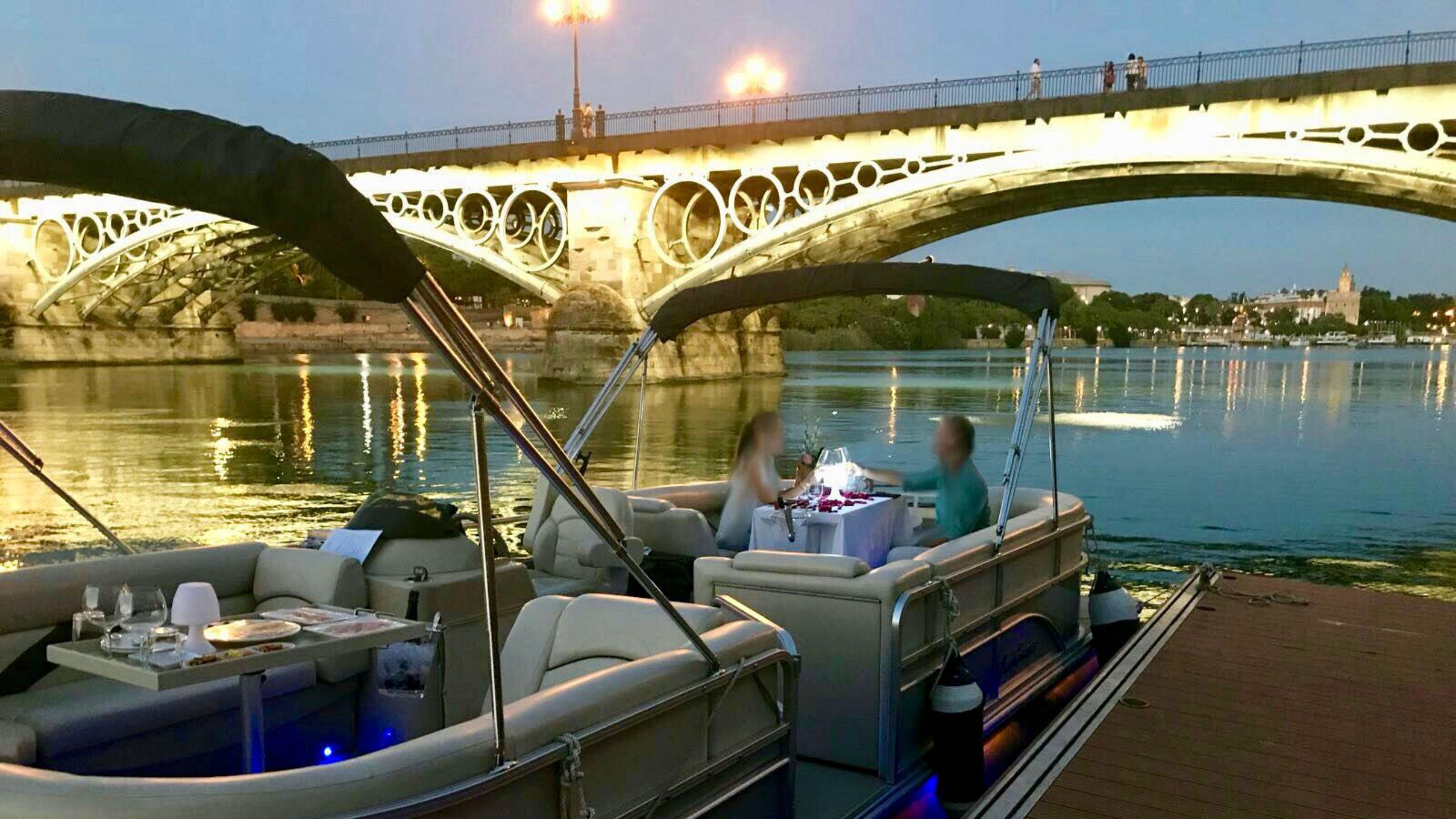 Paseo Turistico Privado En Barco Con Cena En Sevilla Por Esturion Tours Seville