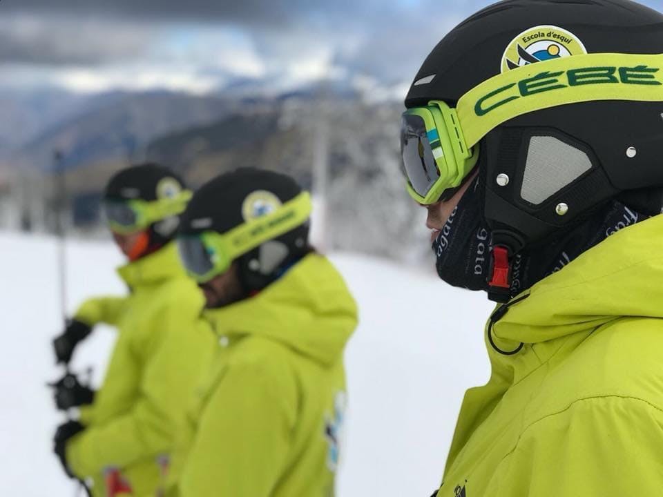 Foto Estiber. Prachtige landschappen met bergen en zee, waar de ervaringen van Escuela de Esquí Cims del Pallars plaatsvinden.