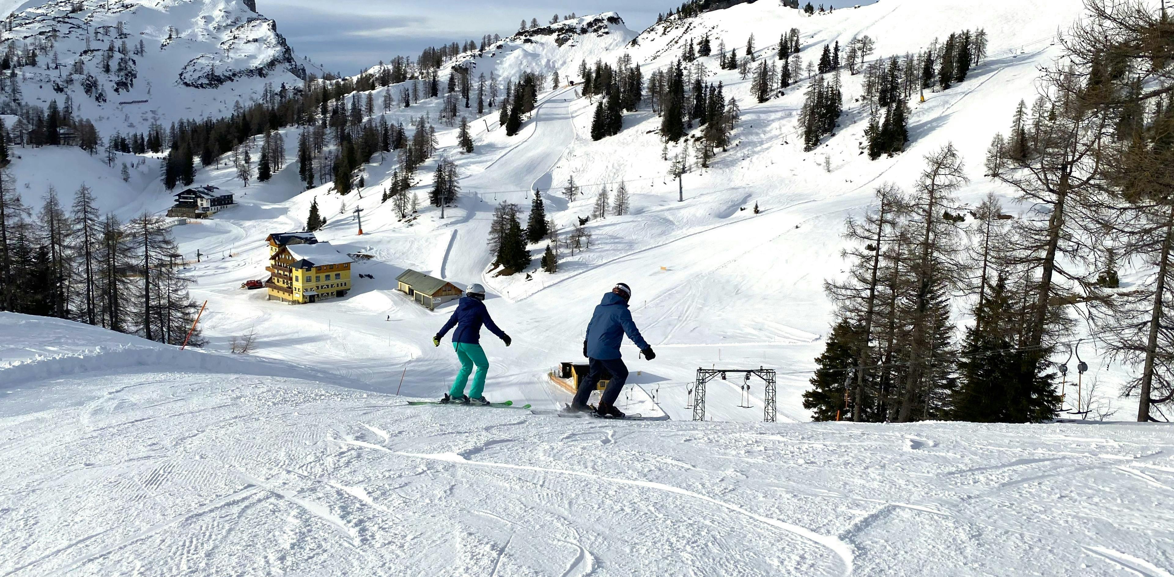Gipfelmomente Tauplitz Prachtige landschappen met bergen en zee, waar de ervaringen van Gipfelmomente Tauplitz plaatsvinden.