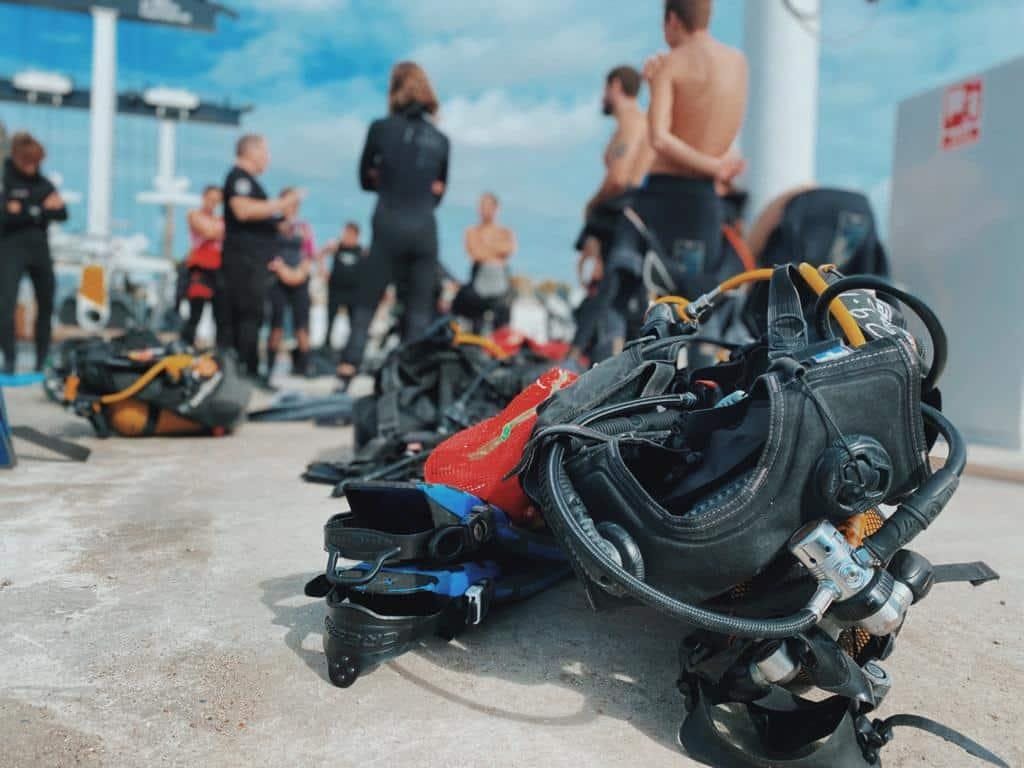 H2O Diving Center Palamós Menschen in Tauchkleidung vom H2O Diving Center.