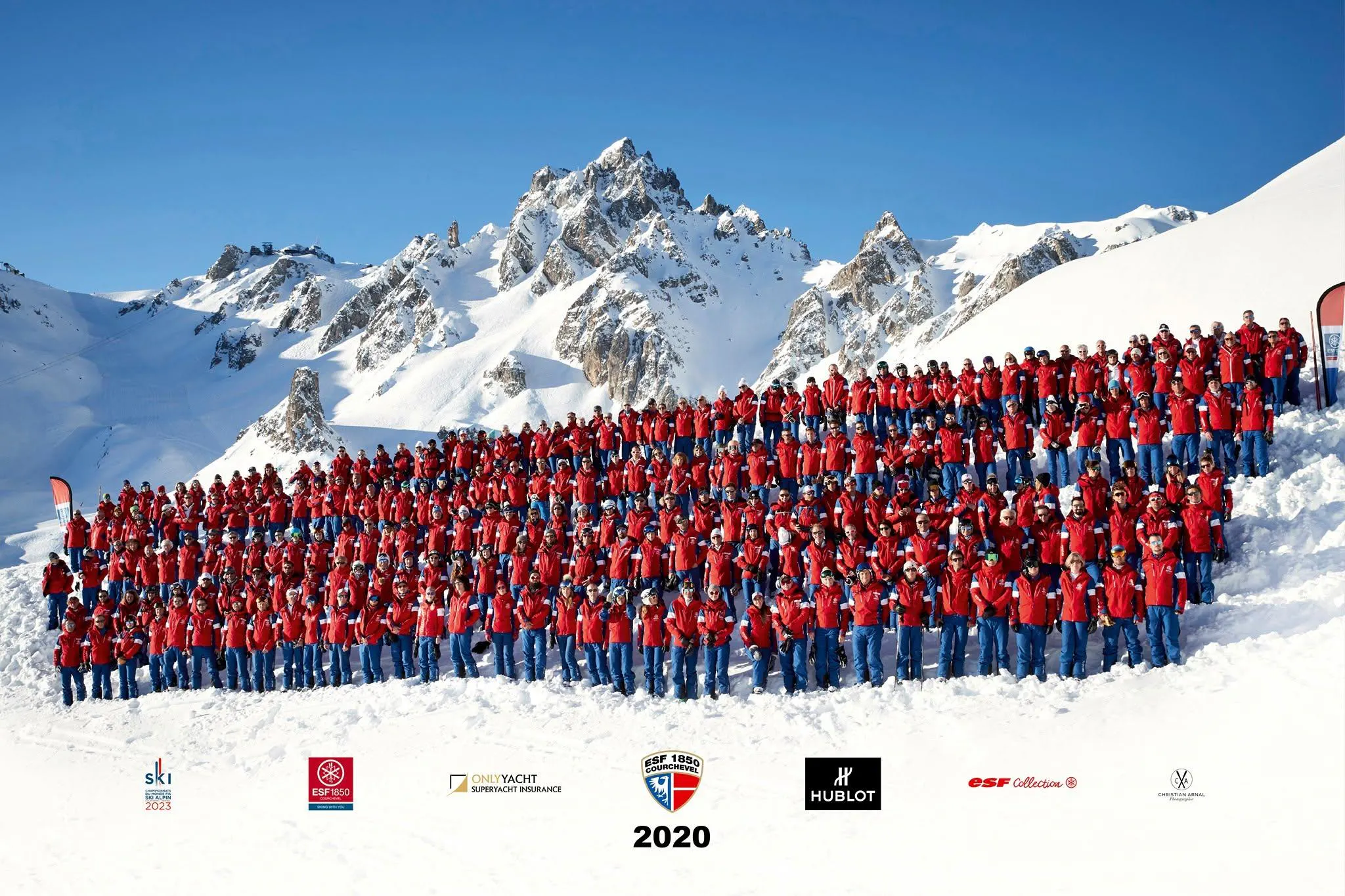 Beautiful landscapes showcasing mountains and sea, where the experiences of ESF Courchevel 1850 are taking place.