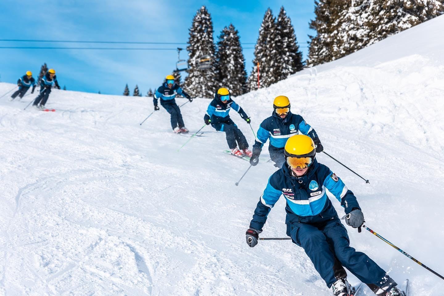 Scuola Sci Scie di Passione Folgaria Beautiful landscapes showcasing mountains and sea, where the experiences of Scuola Sci Scie di Passione Folgaria are taking place.
