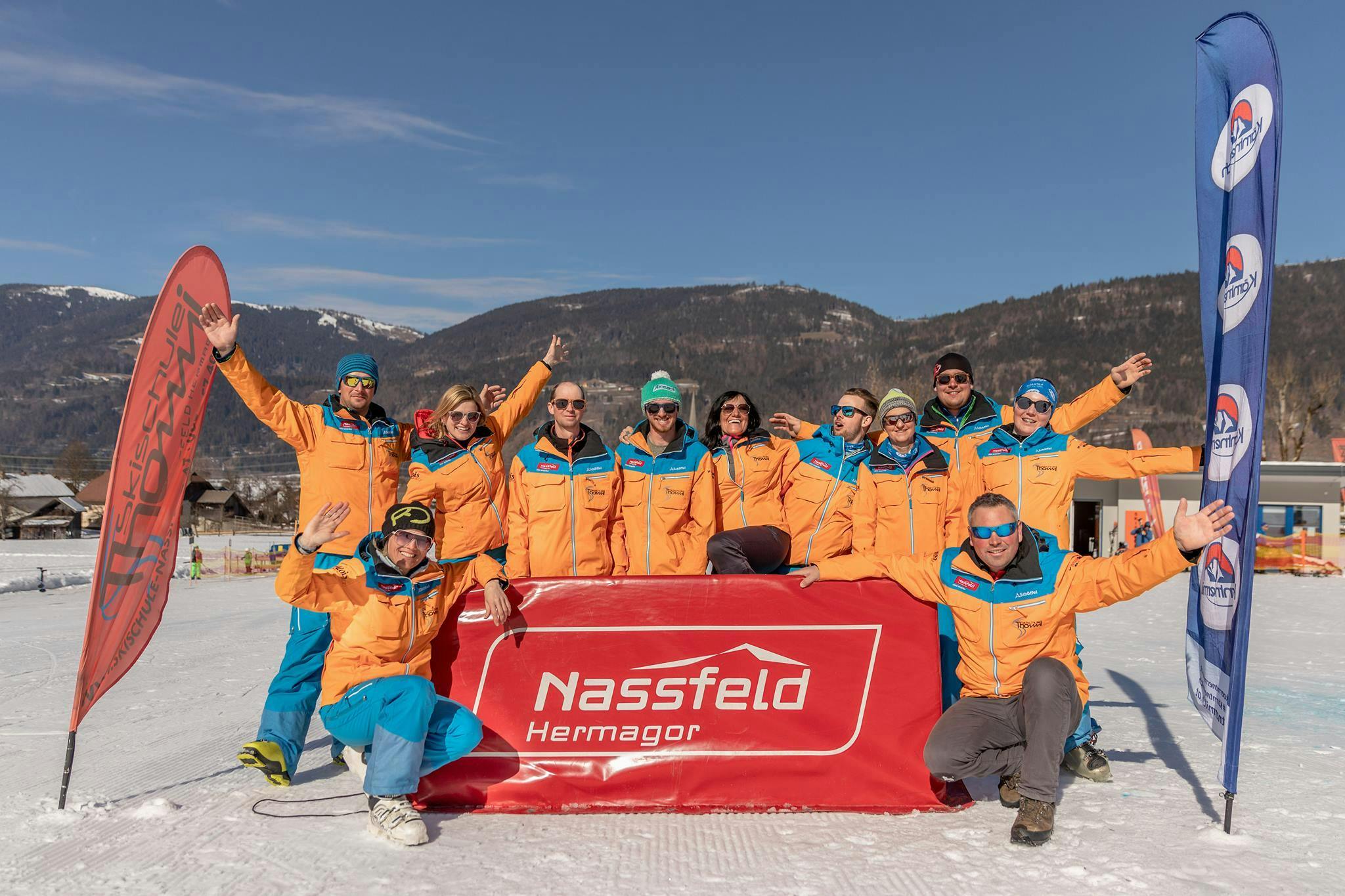 hero Panorama mozzafiato con montagne e mare, dove hanno luogo le attività di Skischule Thommi Nassfeld.