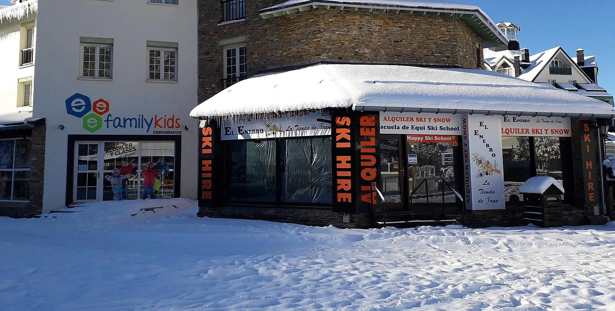 hero_el_enebro1 Magnifique paysage de montagnes et de mer, où se déroulent les activités de El Enebro, la tienda de Fran.