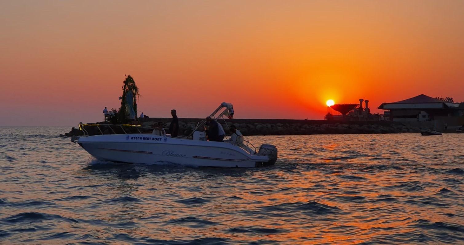 View of the sunset during a boat trip from Atena Rent Boat San Leone.
